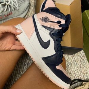 Bubble gum Nike air Jordan 1’s